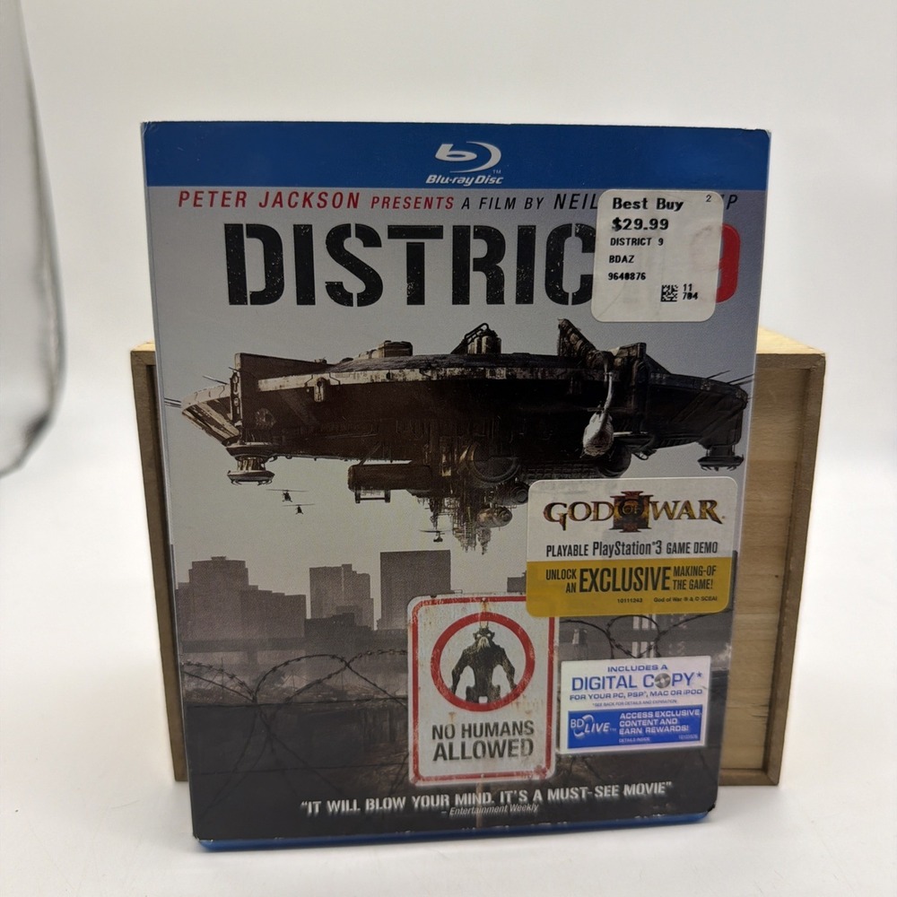 District 9 (Blu-ray, 2009) No Digital Disc